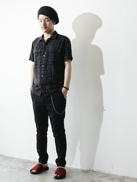 「LOUNGE LIZARD（ラウンジリザード）のアイテム（ウォレットチェーン）」を使った、SHU KAWASAKIさん（メンズ・170cm）の春コーディネート
