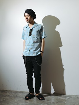 「LOUNGE LIZARD（ラウンジリザード）のアイテム（ウォレットチェーン）」を使った、SHU KAWASAKIさん（メンズ・170cm）の夏コーディネート