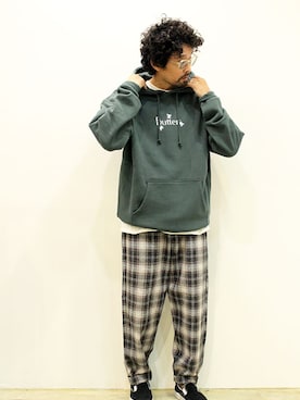 「MANUAL ALPHABET（マニュアル アルファベット）のアイテム（スラックス）」を使った、twothings&thinkさん（メンズ・168cm）の秋コーディネート