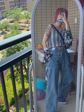 「CONVERSE（コンバース）のアイテム（スニーカー、レッド系）」を使った、阋神星_さん（レディース・167cm）の春コーディネート