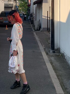 「leeleのアイテム（スカート、ホワイト系）」を使った、阋神星_さん（レディース・167cm）の秋コーディネート