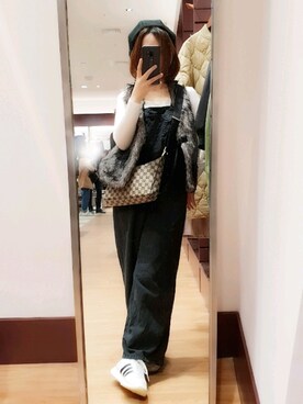 「ZARA（ザラ）のアイテム（サロペット/オーバーオール）」を使った、Felicia W🐈‍⬛さん（レディース・157cm）の冬コーディネート