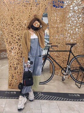「PRADA（プラダ）のアイテム（ドラムバッグ）」を使った、Felicia W🐈‍⬛さん（レディース・157cm）の冬コーディネート