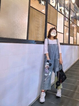 「PRADA（プラダ）のアイテム（ドラムバッグ）」を使った、Felicia W🐈‍⬛さん（レディース・157cm）の秋コーディネート