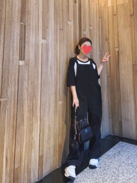 「PRADA（プラダ）のアイテム（ドラムバッグ）」を使った、Felicia W🐈‍⬛さん（レディース・157cm）の秋コーディネート