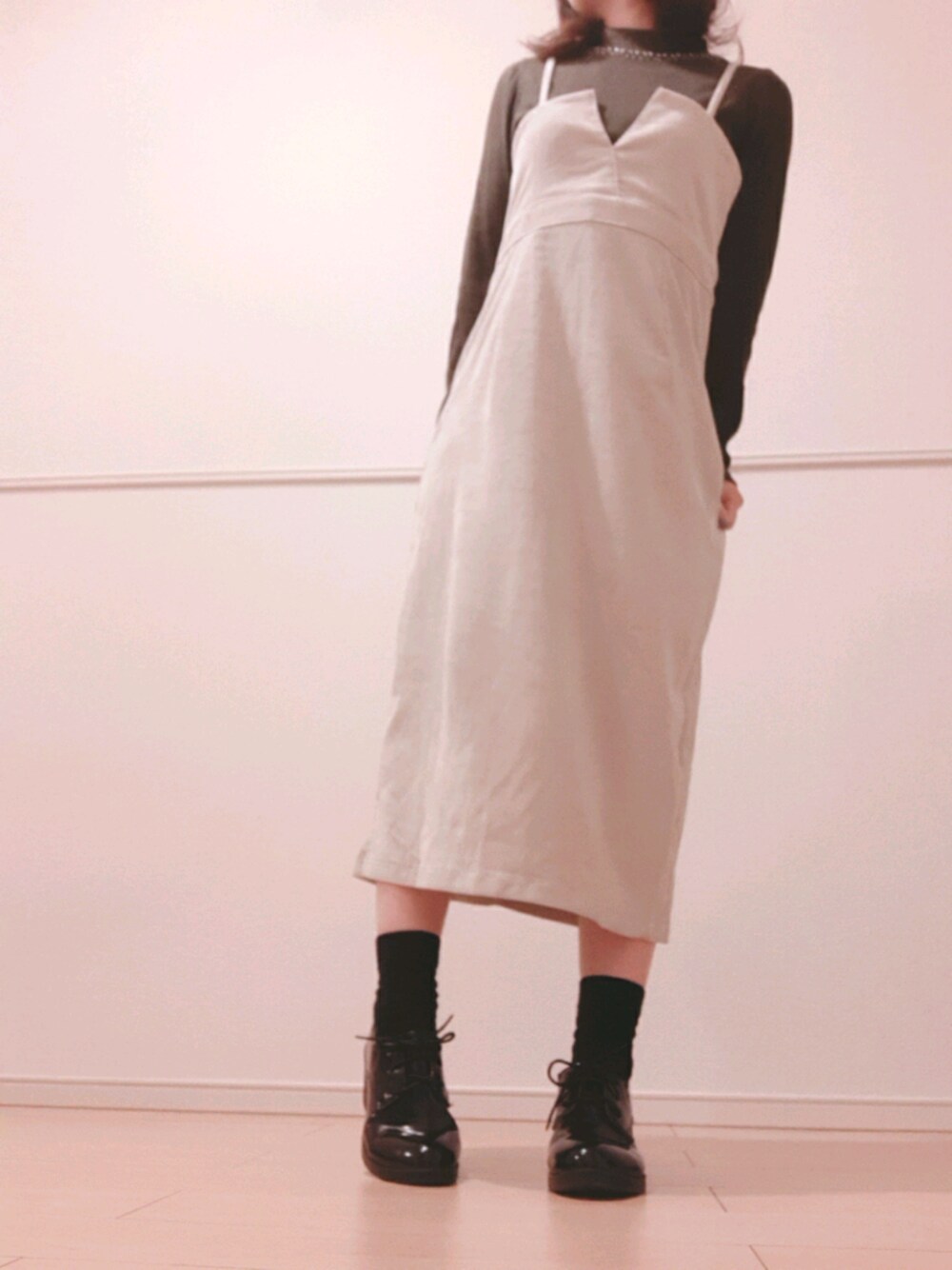 「秋のコーデ、プチプラ、シンプル、低身長、GRL、カーキ、ベージュ」｜「GRLのアイテム（サロペット/オーバーオール、ベージュ系）」を使った、エルさん（レディース・150cm）の秋コーディネートの1枚目の写真