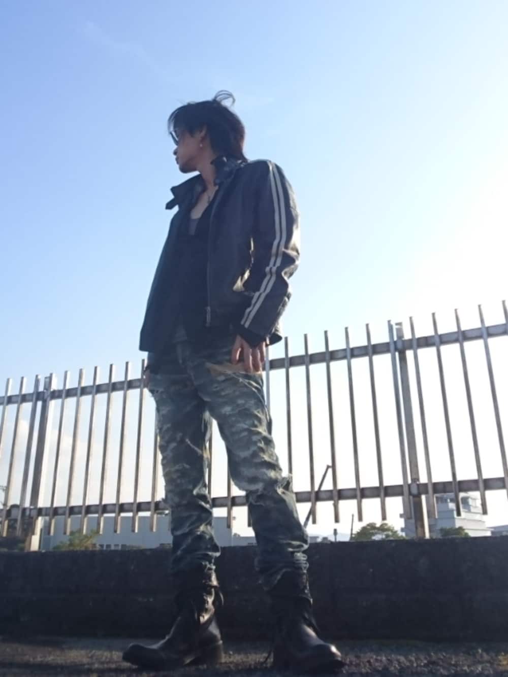 「BLENDED FAMのアイテム（ブレスレット、レッド系）」を使った、ATさん（メンズ・170cm）の秋コーディネートの1枚目の写真