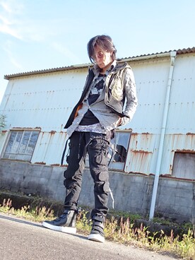 「KMRii（ケムリ）のアイテム（Tシャツ/カットソー）」を使った、ATさん（メンズ・170cm）の春コーディネート