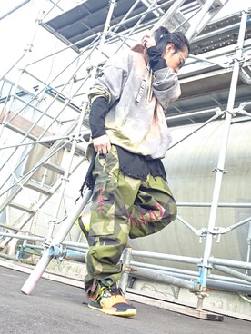 「KMRii（ケムリ）のアイテム（Tシャツ/カットソー）」を使った、ATさん（メンズ・170cm）の秋コーディネート