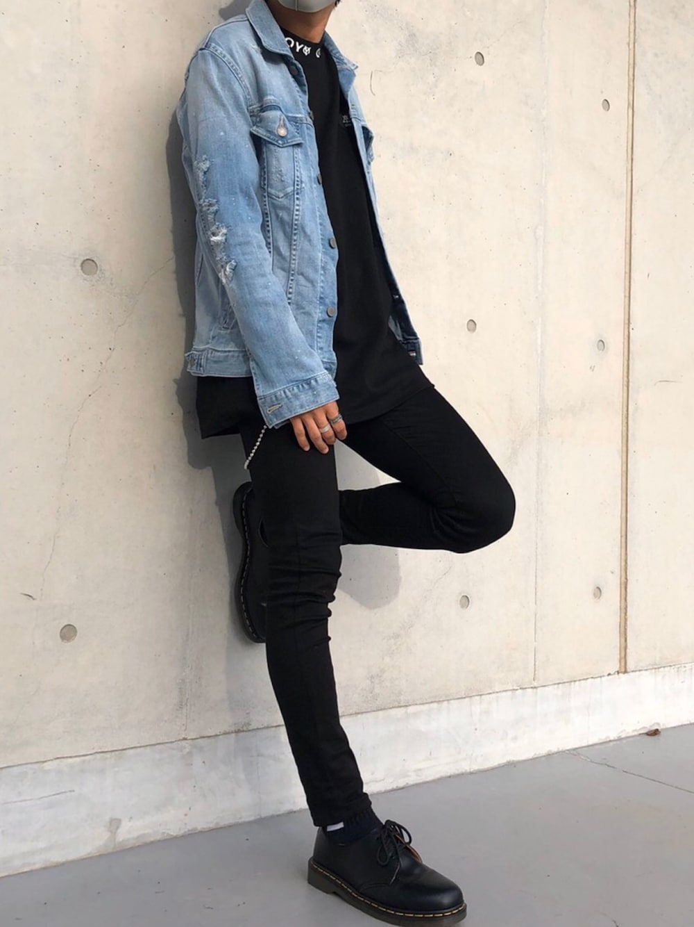 「OY、韓国ファッション、おしゃれさんと繋がりたい、韓国好きな人と繋がりたい、ブラック、初投稿」｜「Dr. MartensのDr.Martens ドクターマーチン 1461Z 3EYE GIBSON SHOE 3ホール ギブソン シューズ 11838002 BLACK（ブーツ、ブラック系）」を使った、NOAH君さん（メンズ・174cm）の秋コーディネートの1枚目の写真