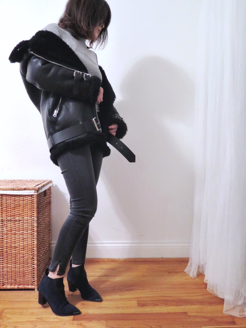 「Acne Studiosのアイテム（ブーティ、ブルー系）」を使った、heatherzhyさん（レディース・165cm）の春コーディネートの1枚目の写真