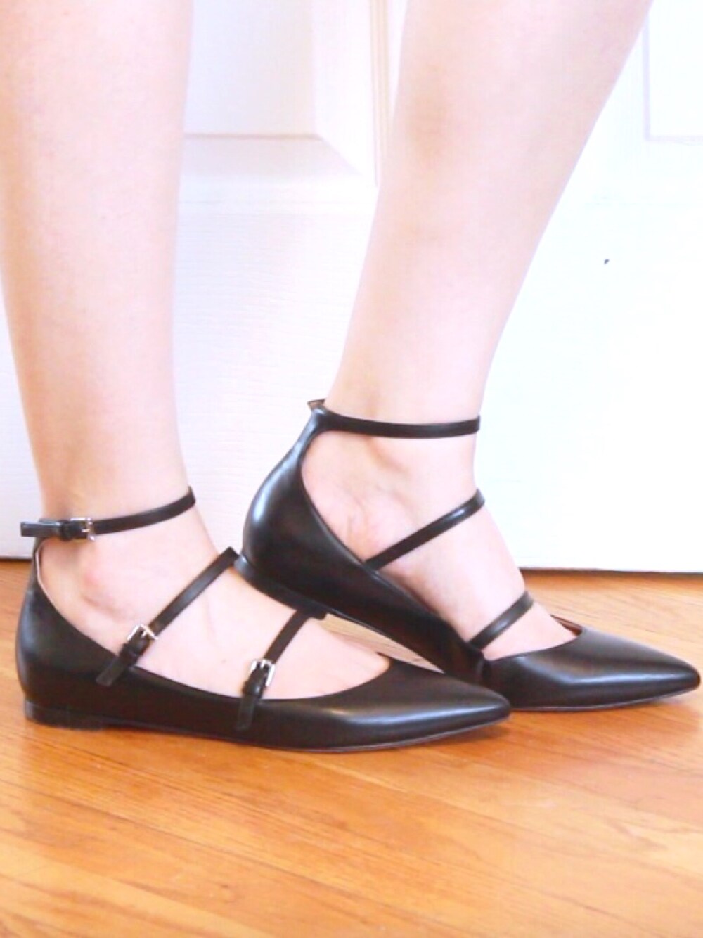 「kicks、shoes、gianvitorossi」｜「Gianvito Rossiのアイテム（バレエシューズ、ブラック系）」を使った、heatherzhyさん（レディース・165cm）の春コーディネートの1枚目の写真