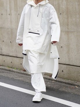 ナイロンジャケットを使った 白コーデ の人気ファッションコーディネート Wear