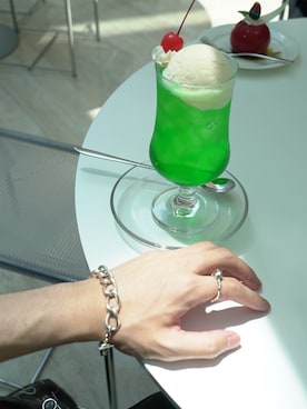 「バラ柄」｜「アイテム（アクセサリー）」を使った、Kazuさん（メンズ・178cm）の夏コーディネート