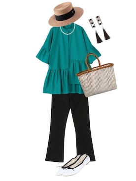 「TOGA PULLA（トーガ　プルラ）のアイテム（ピアス（両耳用））」を使った、SAKIさん（レディース・158cm）の夏コーディネート