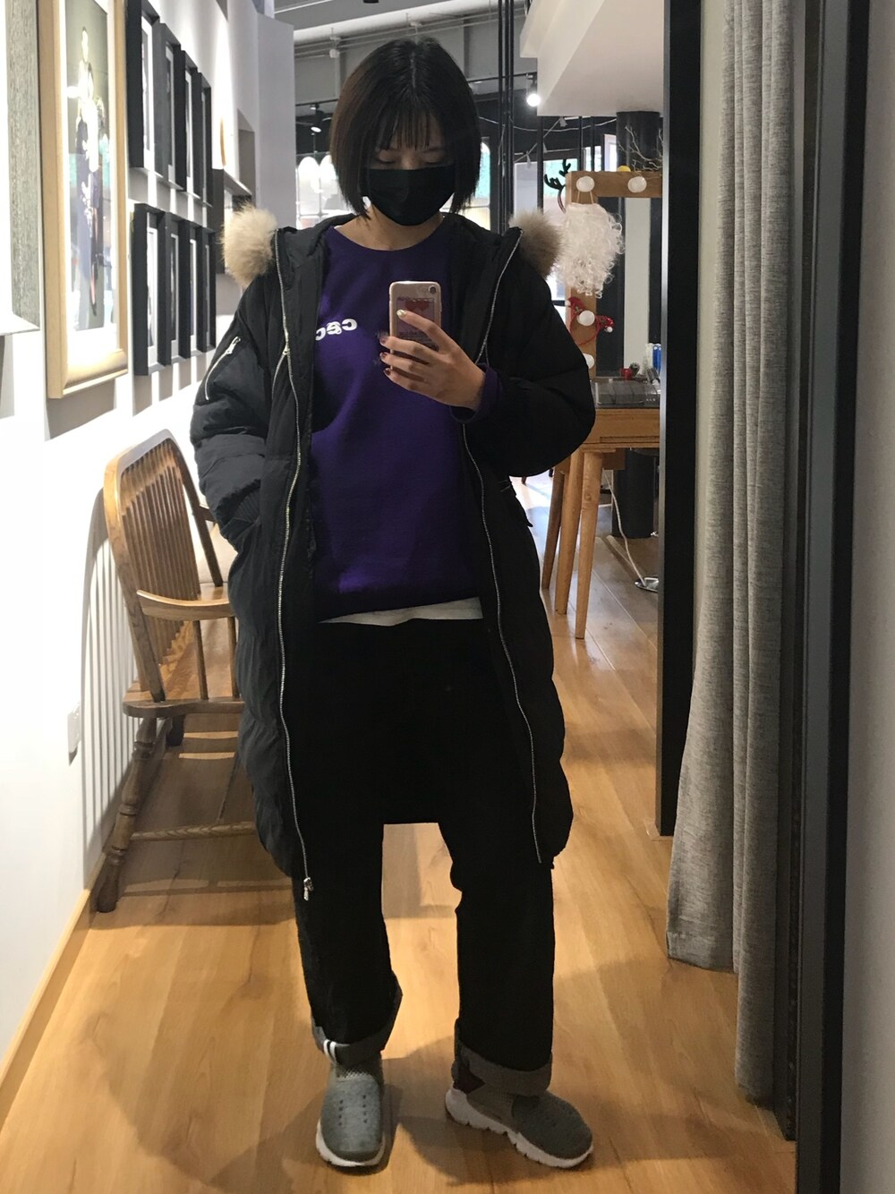 「UNIQLOのアイテム（Tシャツ/カットソー、ホワイト系）」を使った、silverさん（レディース・166cm）の冬コーディネートの1枚目の写真