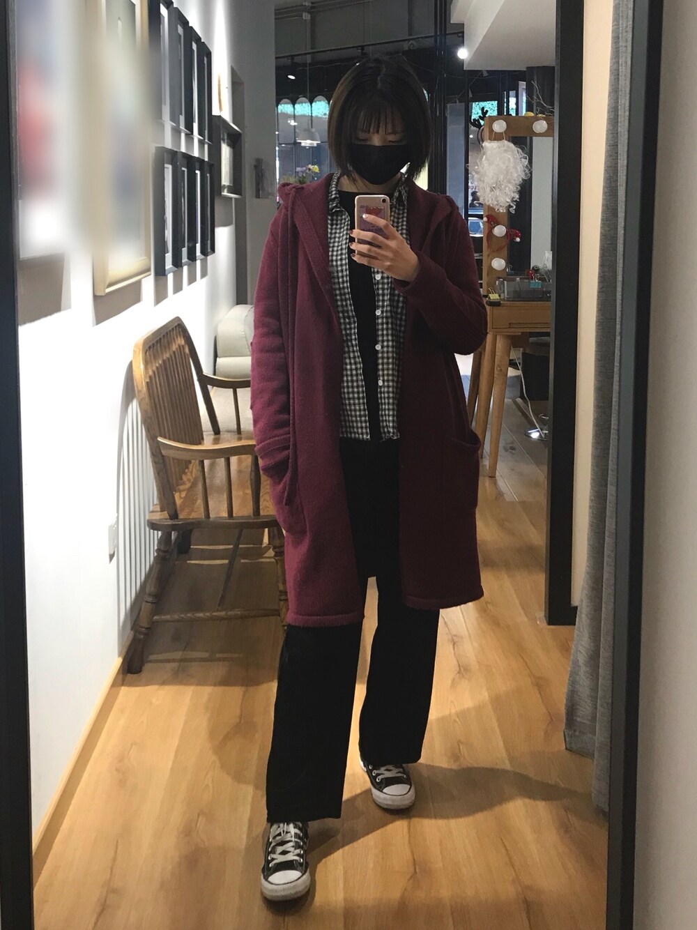 「CONVERSEのアイテム（スニーカー、ブラック系）」を使った、silverさん（レディース・166cm）の春コーディネートの1枚目の写真