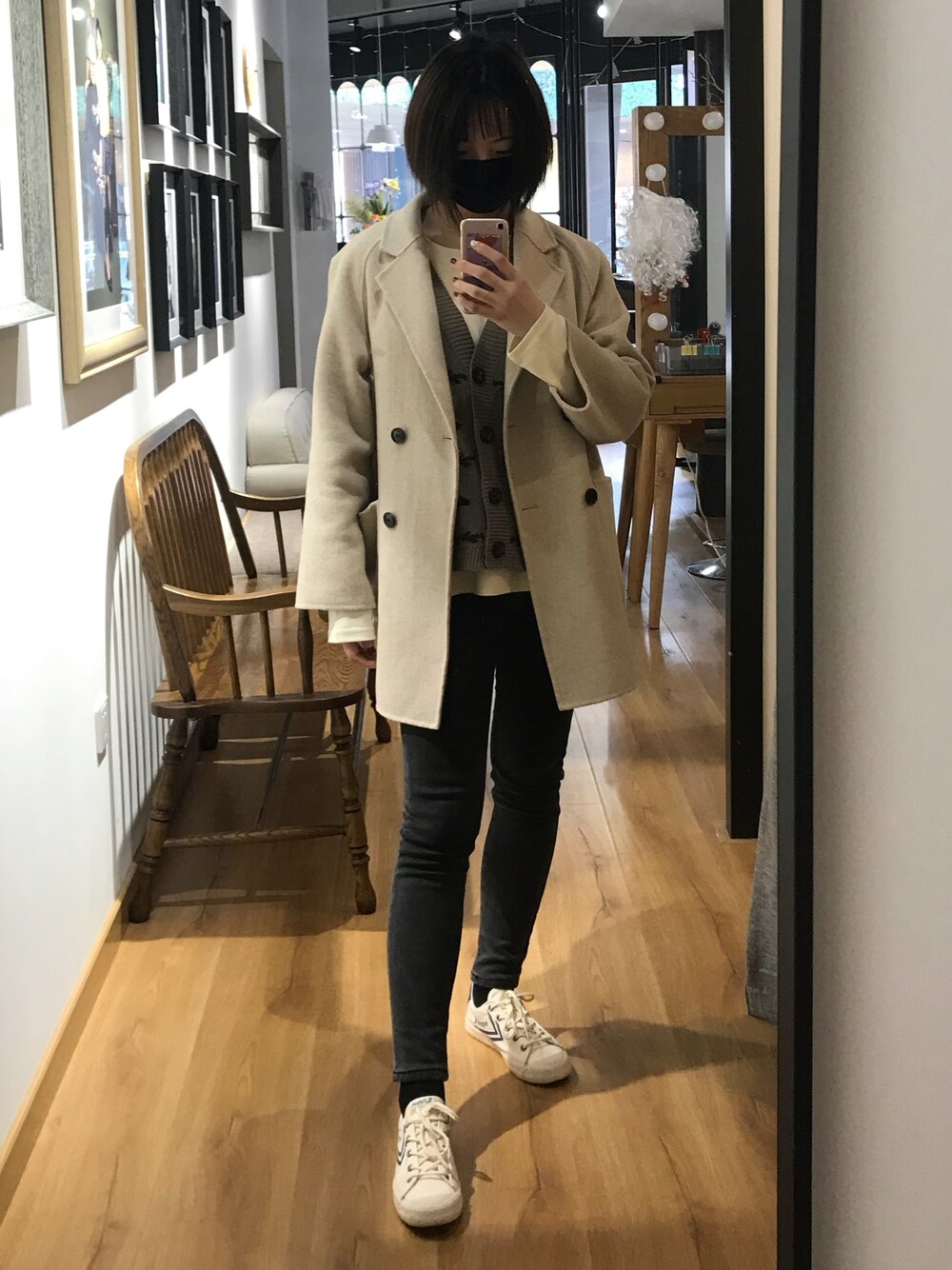 「feiyueのアイテム（スニーカー、ベージュ系）」を使った、silverさん（レディース・166cm）の春コーディネートの1枚目の写真