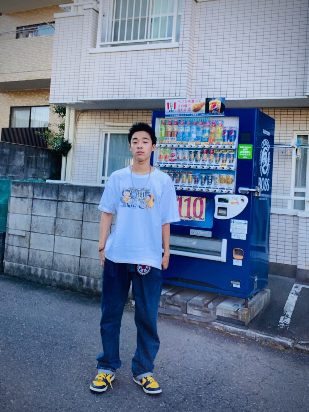 「Levi'sのアイテム（デニムパンツ、ブルー系）」を使った、ロジャ太さん（メンズ・171cm）の夏コーディネートの1枚目の写真