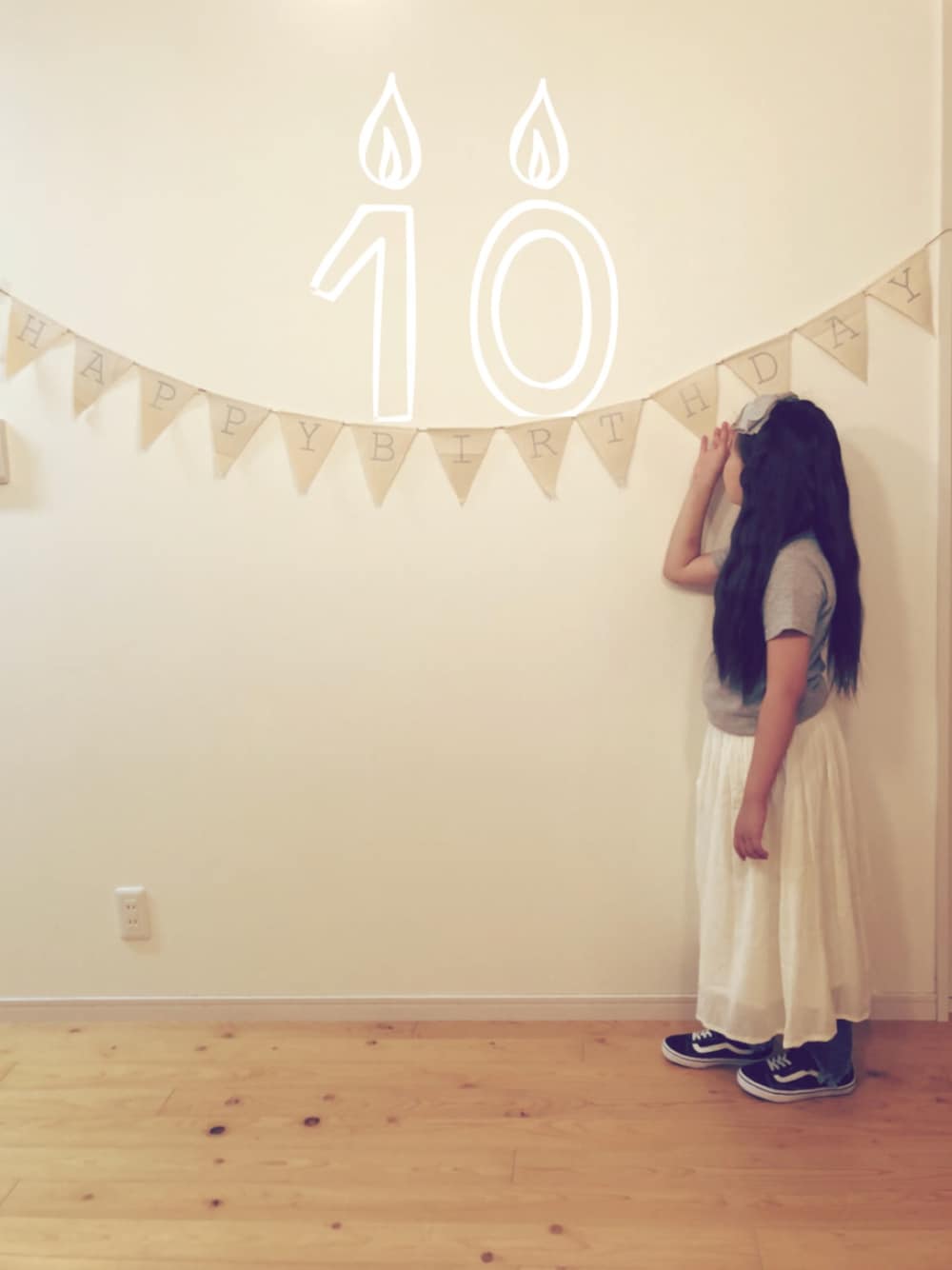 「シンプルコーデ、カジュアルコーデ、スカート×デニム、ワッフルTシャツ、バンズ、おんなのこ、10歳、誕生日」｜「GLOBAL WORKの【ジュニア】スソカットスリムパンツ/776052（デニムパンツ、ブルー系）」を使った、mini...yさん（キッズ・128cm）の夏コーディネートの1枚目の写真