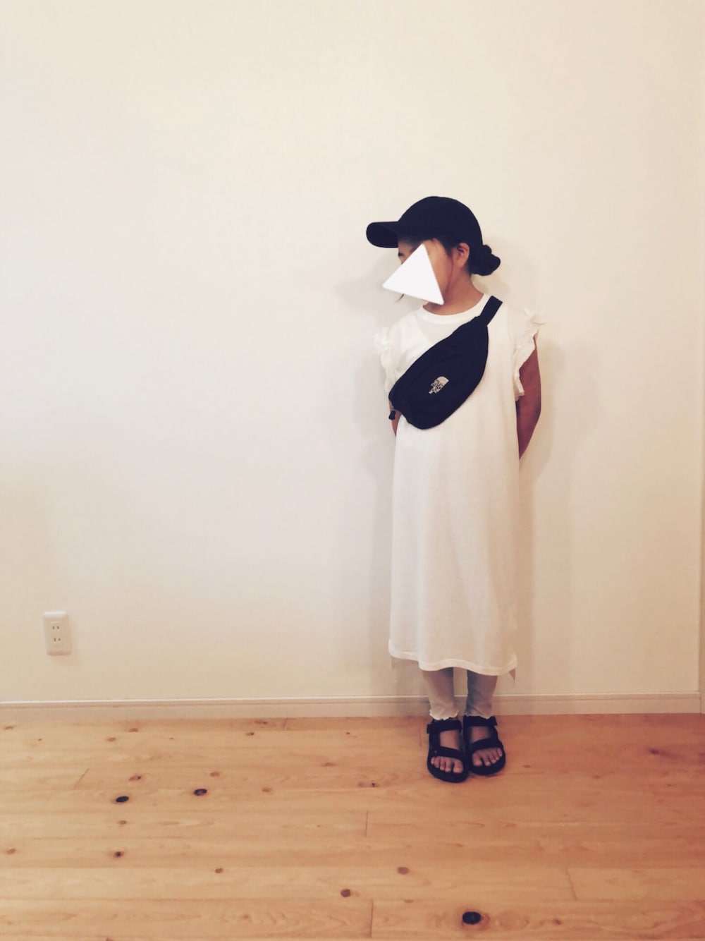 「夏セールで買いました、シンプルコーデ、女の子、ciaopanicTYPY、ホワイト、サンダル」｜「CIAOPANIC TYPYの袖フリルワンピース（ワンピース、ホワイト系）」を使った、mini...yさん（キッズ・130cm）の夏コーディネートの1枚目の写真