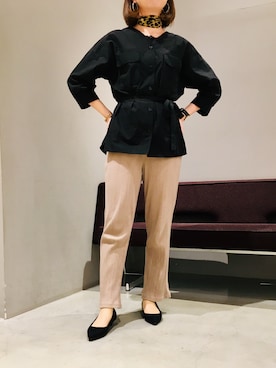 「ベージュ×ブラック」｜「アイテム（財布/小物）」を使った、AYAさん（レディース・158cm）の秋コーディネート