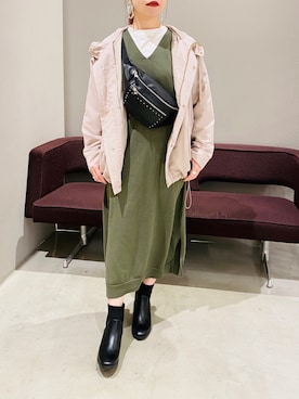 「ニットワンピース」｜「アイテム（マウンテンパーカー）」を使った、AYAさん（レディース・158cm）の冬コーディネート