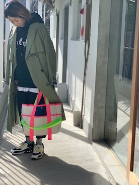 「NIKE（ナイキ）のアイテム（スニーカー、ホワイト系）」を使った、comachiさん（レディース・163cm）の冬コーディネート