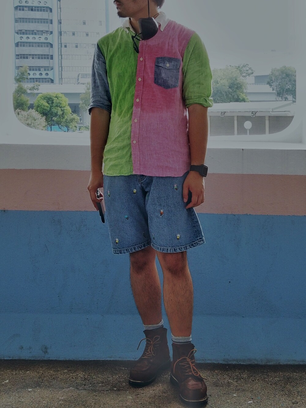 「jimmybridge、志明與春嬌天橋」｜「BEAMSのBEAMS ice cream embroidery short jeans（カーゴパンツ、ブルー系）」を使った、gnis  _nahcさん（メンズ・173cm）の夏コーディネートの1枚目の写真