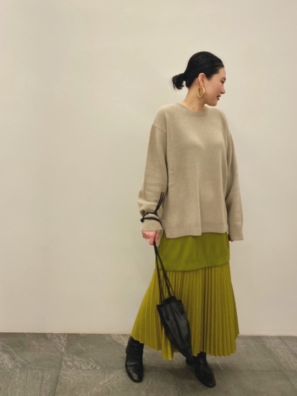 ELENDEEK（エレンディーク）の「ホワイトヤククルーネックプルオーバー