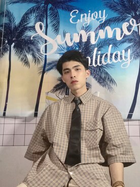 「有家博物馆のアイテム（トップス、ゴールド系）」を使った、Wyepさん（メンズ・180cm）の夏コーディネート