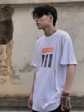 「有家博物馆のアイテム（Tシャツ/カットソー、ホワイト系）」を使った、Wyepさん（メンズ・180cm）の夏コーディネート