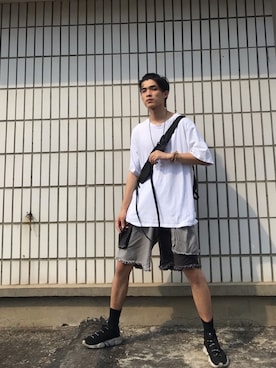 「有家博物馆のアイテム（Tシャツ/カットソー、ホワイト系）」を使った、Wyepさん（メンズ・180cm）の夏コーディネート