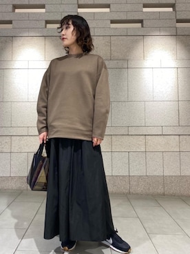 「ASTRAET（アストラット）のアイテム（スウェット）」を使った、甲斐里奈さん（レディース・158cm）の春コーディネート