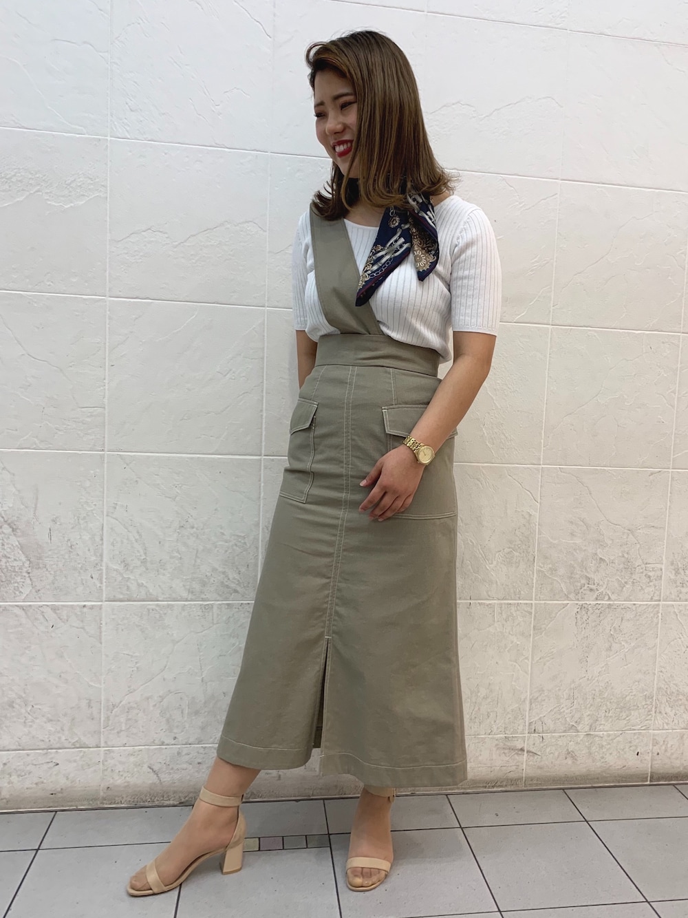 「UNRELISH、ジャンパースカート、ジャンスカ、ootd」｜「UNRELISHの3WAYジャンパースカート（ジャンパースカート、グリーン系）」を使った、UNRELISH　HEP FIVE店 STAFFさん（レディース・160cm）の春コーディネートの1枚目の写真