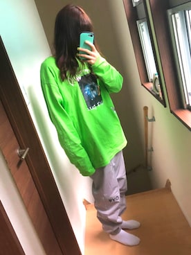 「CLUTSTUDIO（クルロトスタジオ）の【CLUTSTUDIO】スペースアイ　ティーシャツ（Tシャツ/カットソー、グリーン系）」を使った、あめさんの春コーディネート