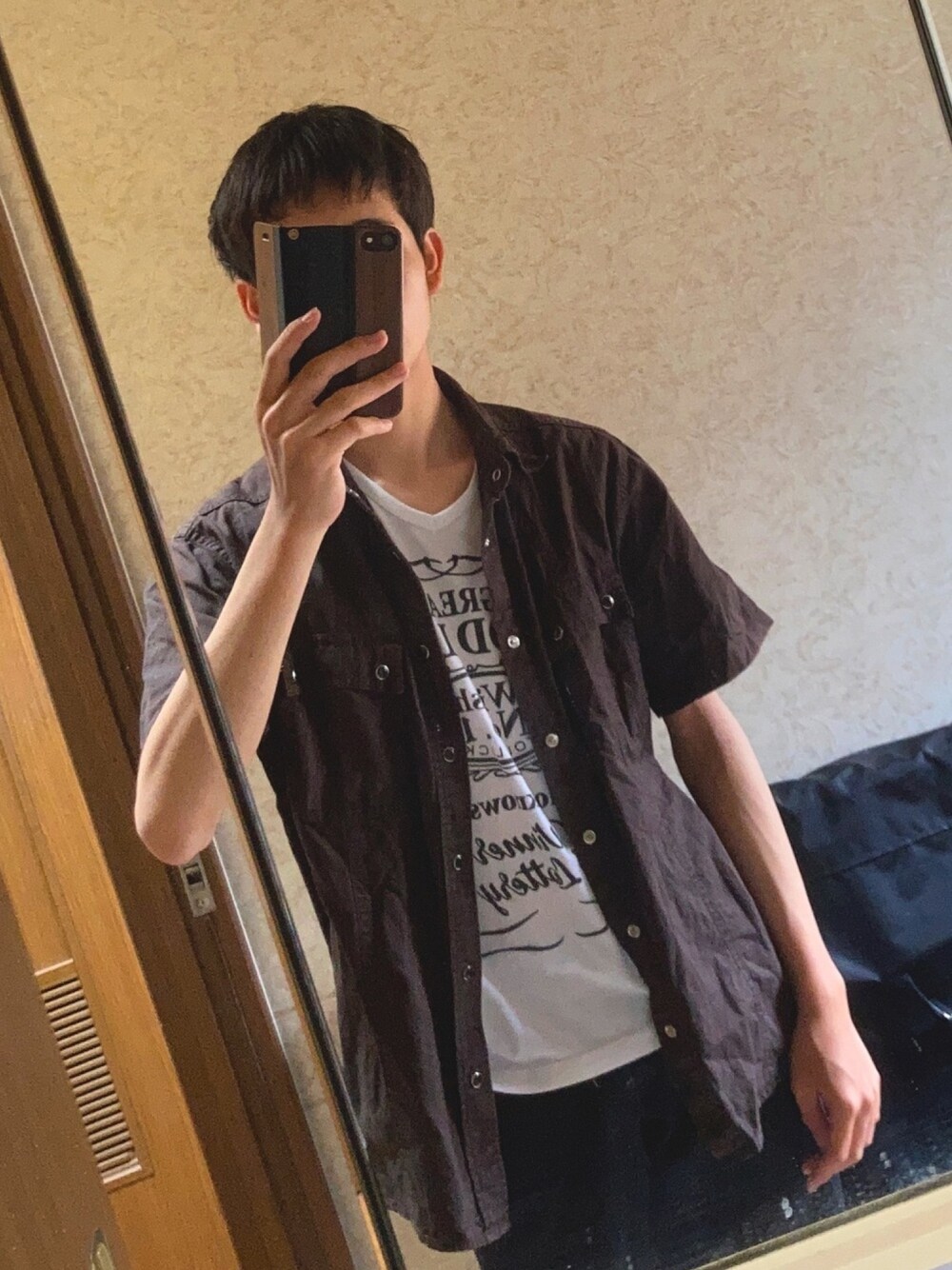 「しまむらのCLOSSHI　美楽ゼーション　スリムストレートレギンスパンツ（その他パンツ、ブラック系）」を使った、カズキさん（メンズ・167cm）の春コーディネートの1枚目の写真