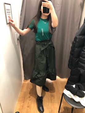 「アイテム（スカート）」を使った、女王董董董さん（レディース・162cm）の春コーディネート