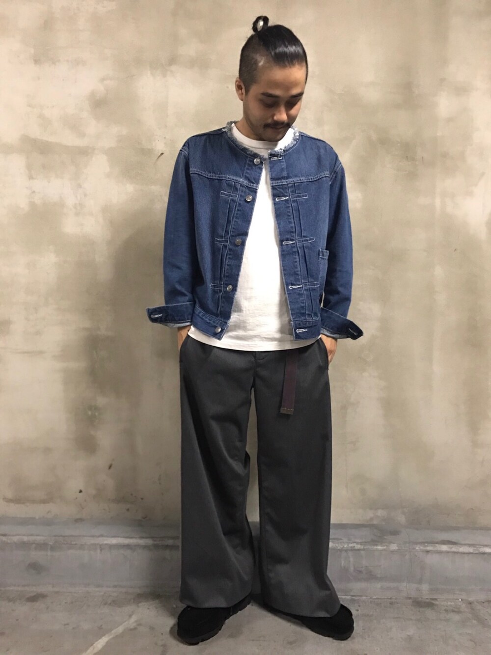 「ゆるコーデ、ラフ、ワイドパンツ、G ジャン、ciaopanic、チャオパニック仙台、仙台、clarks、カジュアル、チャオパニック」｜「CIAOPANICのノーカラーGジャン（ブルゾン、ブルー系）」を使った、佐藤 凌さん（メンズ・158cm）の秋コーディネートの1枚目の写真