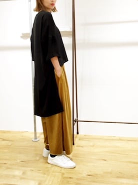 「アイテム（パンツ、イエロー系）」を使った、OSMOSIS大分 ORIEさん（レディース・169cm）の秋コーディネート