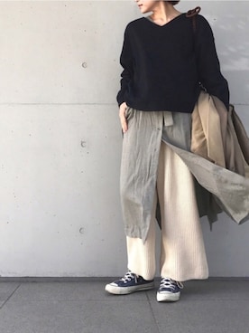 「KAMILI（カミリ）の[KAMILi / カミリ] RIB KNITTED RELAXED PANTS（その他パンツ、ホワイト系）」を使った、KAMILi tomoko ogawaさん（レディース・157cm）の春コーディネート