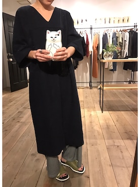 「KAMILI（カミリ）の[KAMILi / カミリ] CALM KNIT DRESS（ワンピース、ブルー系）」を使った、KAMILi tomoko ogawaさん（レディース・157cm）の夏コーディネート