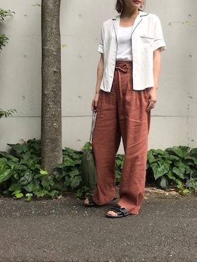 「HLNA（エイチエルエヌエー）のアイテム」を使った、KAMILi tomoko ogawaさん（レディース・157cm）の秋コーディネート