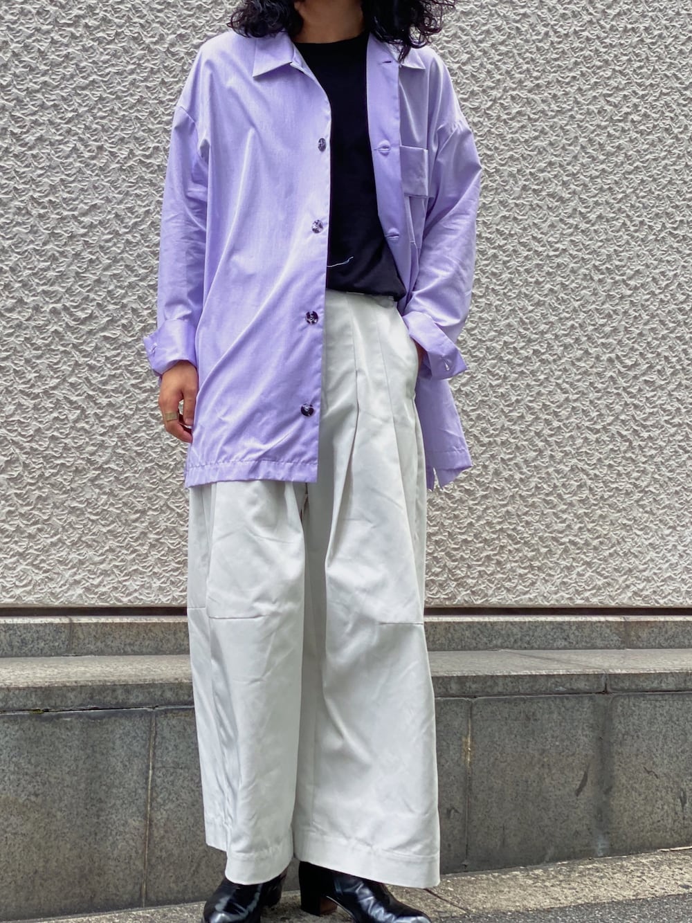 「SHINYA KOZUKA、Garden、gardenosaka、カジュアルコーデ、今日のコーデ、バキーパンツ」｜「SHINYAKOZUKAのSHINYAKOZUKA/シンヤコズカ/MILKMAN/ミルクマン（カバーオール、パープル系）」を使った、づまさん（メンズ・175cm）の秋コーディネートの1枚目の写真