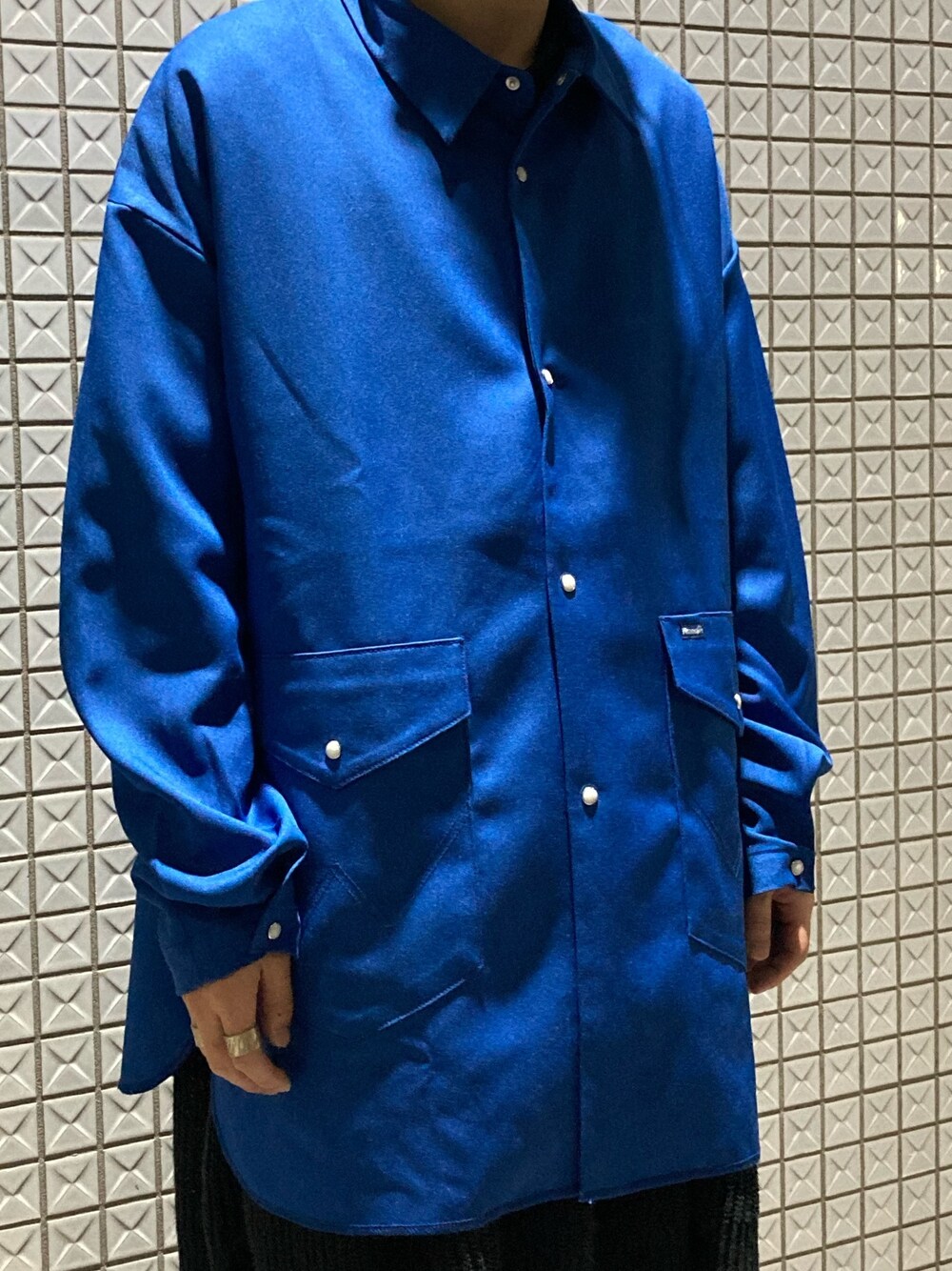 「gardenosaka、Garden」｜「SHINYAKOZUKAのSHINYA KOZUKA/シンヤ コヅカ/SHINYA KOZUKA x Wrangler（カバーオール、ブルー系）」を使った、づまさん（メンズ・175cm）の冬コーディネートの1枚目の写真