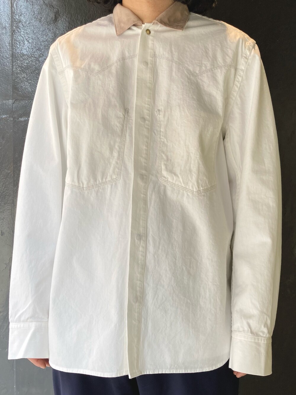 「gardenosaka、Garden、saby」｜「sabyのアイテム（トップス、ホワイト系）」を使った、づまさん（メンズ・175cm）の冬コーディネートの1枚目の写真