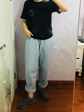 「Yeezy（イージー）のアイテム（スニーカー、グレー系）」を使った、D酱さん（レディース・170cm）の夏コーディネート