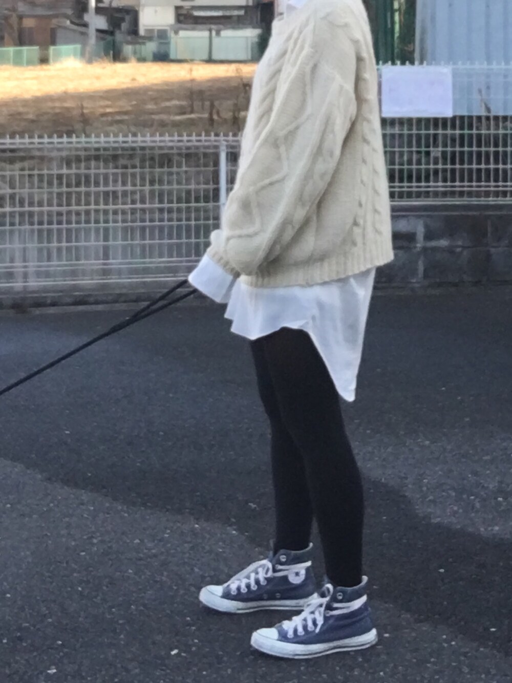 「CONVERSEのアイテム（スニーカー、ブルー系）」を使った、ぷじさわさん（レディース・154cm）の冬コーディネートの1枚目の写真