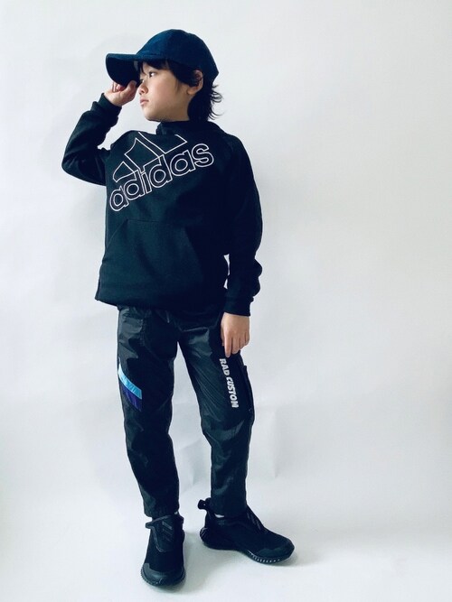 Adidas アディダス のトップスを使った人気ファッションコーディネート Sciaky