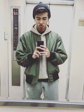 「plain-me（プレインミー）のアイテム（ミリタリージャケット）」を使った、Kurt Linさん（メンズ・180cm）の冬コーディネート